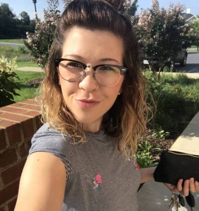 Girls In Glasses (21 pics)