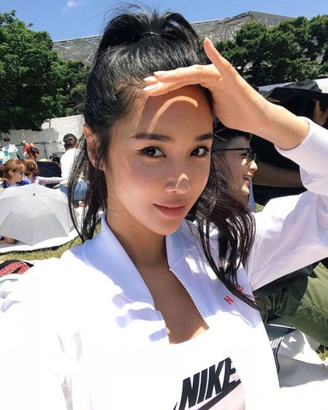 Cute Girls (21 pics)