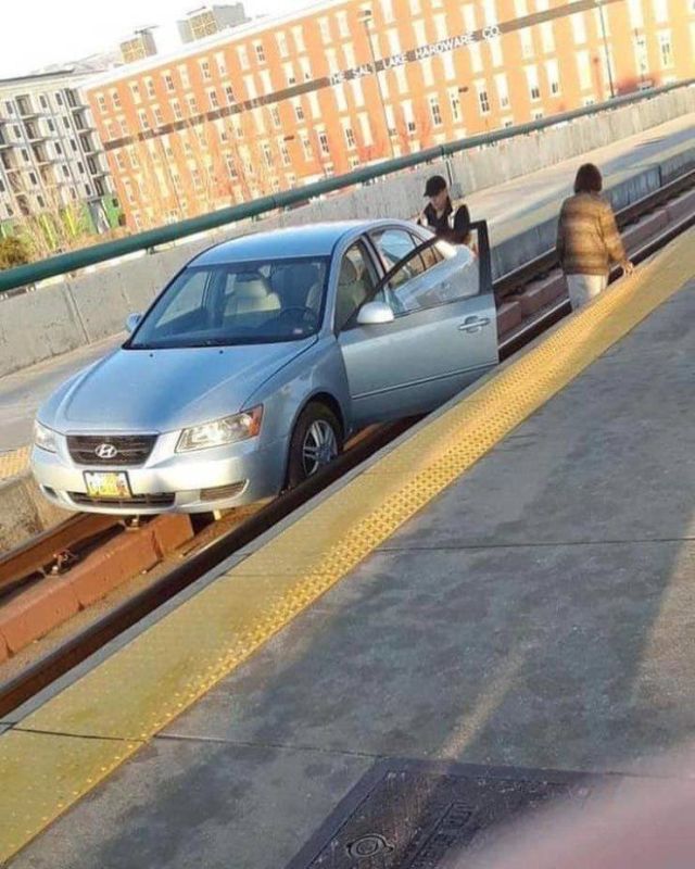 Bad Days Happen (21 pics)