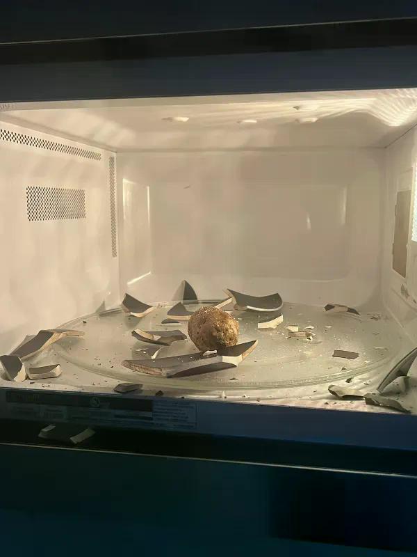 Bad Days Happen (23 pics)