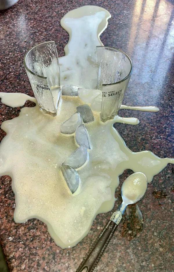 Bad Days Happen (23 pics)