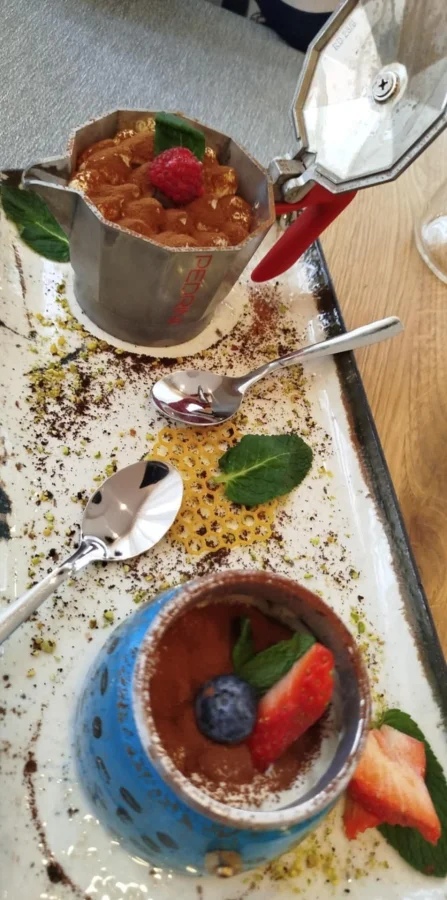 Crazy Food Serving (21 pics)