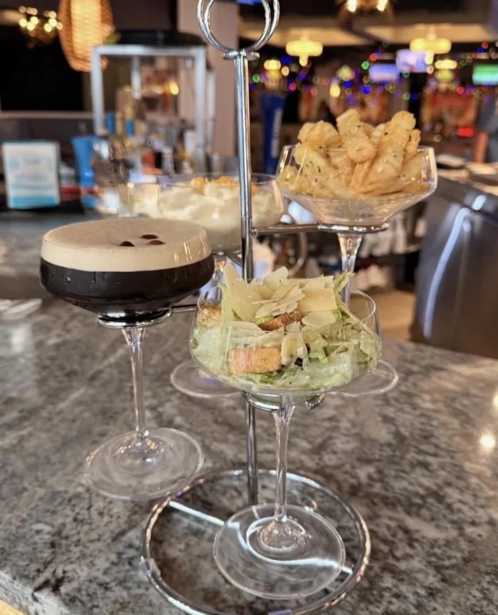 Crazy Food Serving (21 pics)