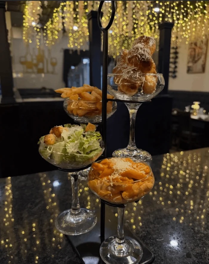 Crazy Food Serving (21 pics)