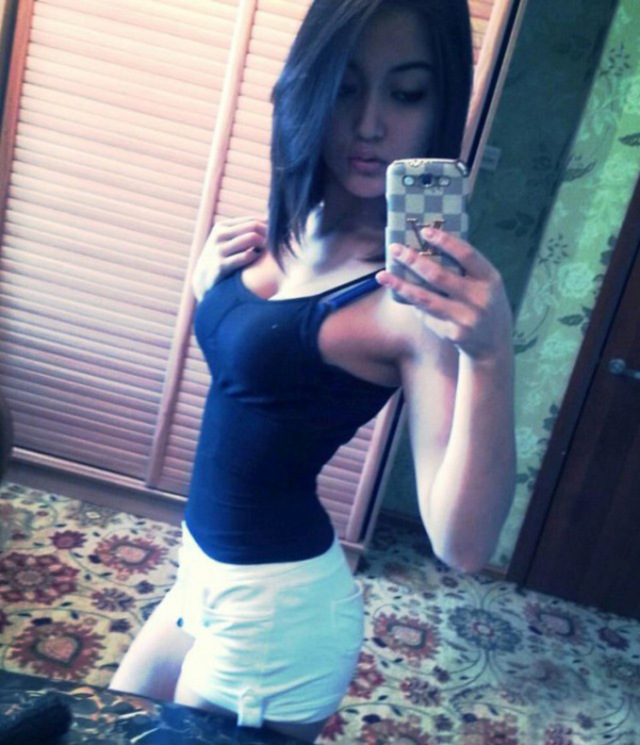 Asian Girls (21 pics)