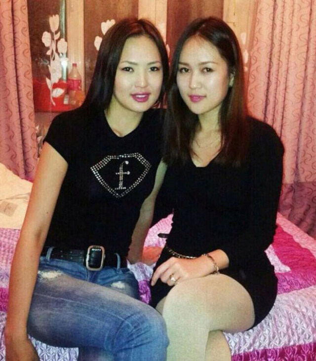 Asian Girls (21 pics)
