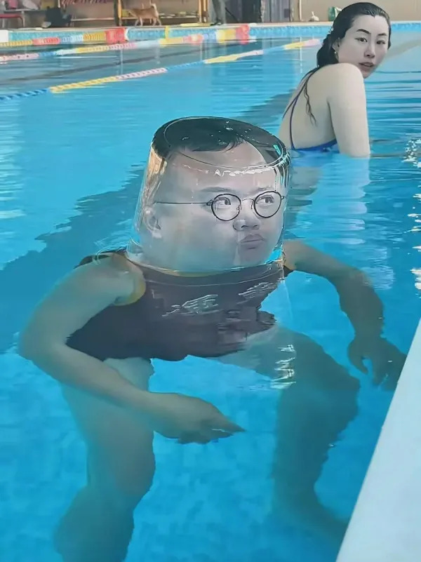What Is Going On Here? (25 pics)