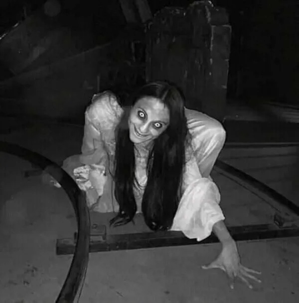 Creepy Photos (25 pics)