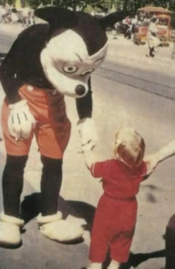 Creepy Photos (25 pics)