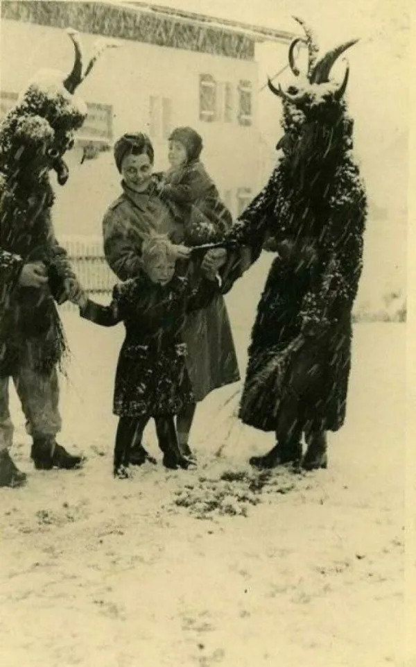 Creepy Photos (25 pics)