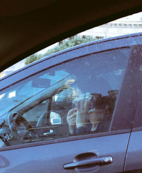 What Is Going On Here? (21 pics)