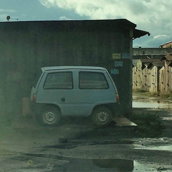 What Is Going On Here? (21 pics)