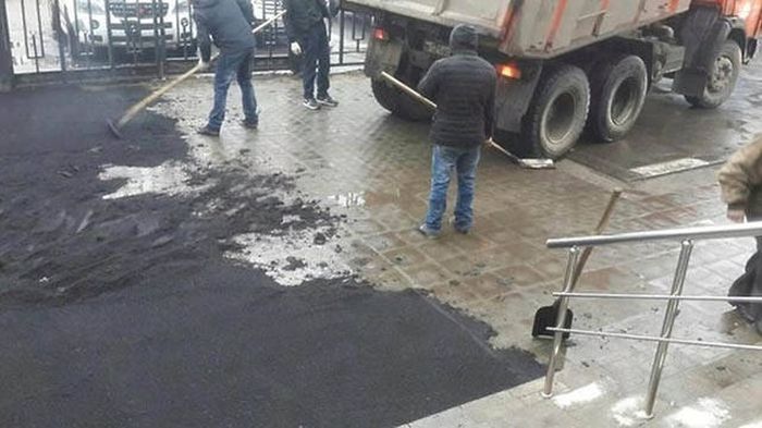 What Is Going On Here? (21 pics)