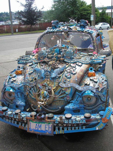 What Is Going On Here? (21 pics)