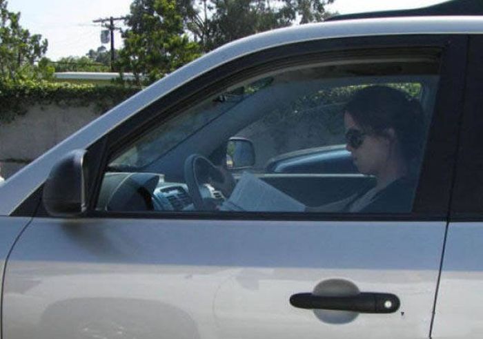 What Is Going On Here? (21 pics)