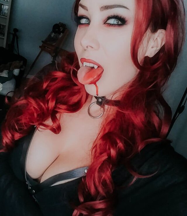 Redhead Girls (21 pics)