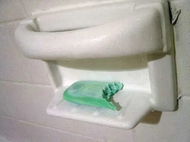 What Is Going On Here? 25 pics)