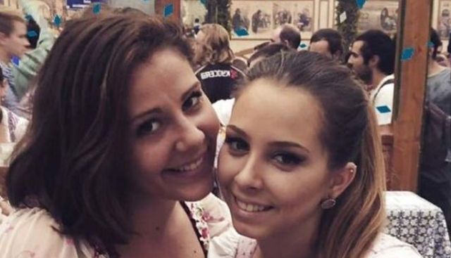 Busty Girls (21 pics)
