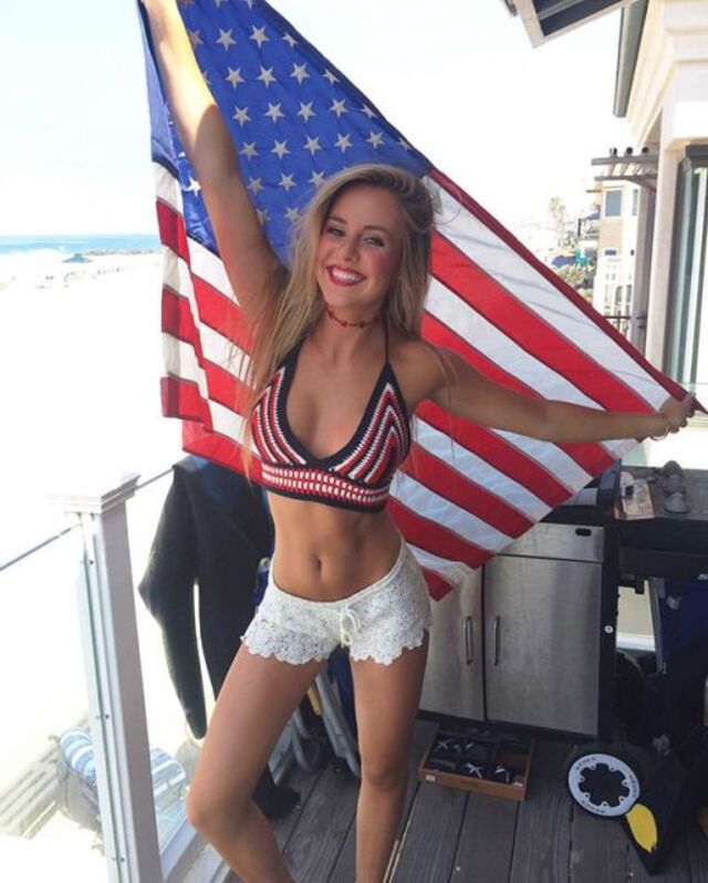 Hot Girls (21 pics)