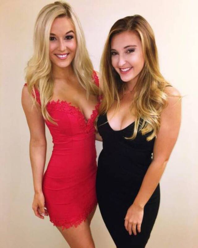 Girls In Dresses (21 pics)