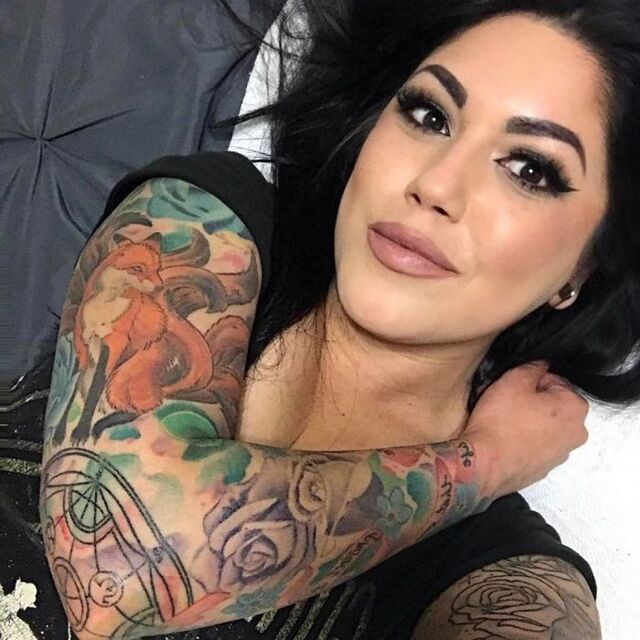 Tattooed Girls (21 pics)