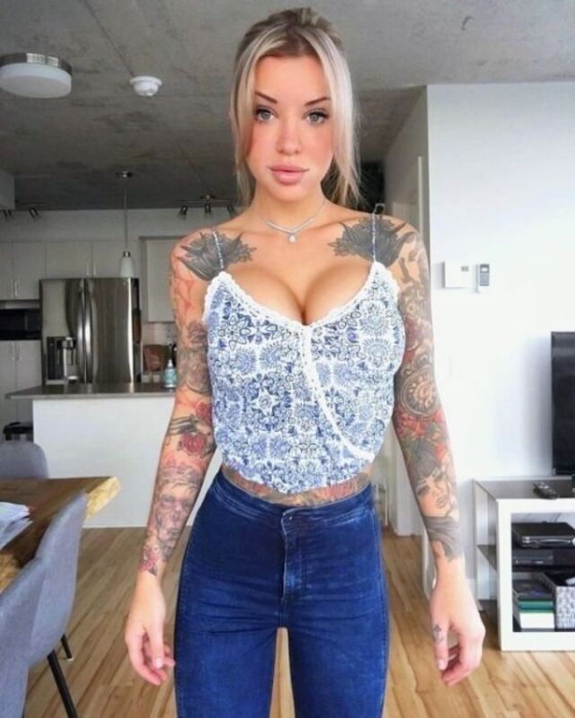 Tattooed Girls (21 pics)