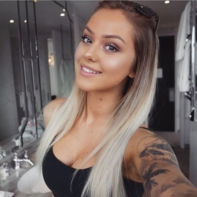Tattooed Girls (21 pics)