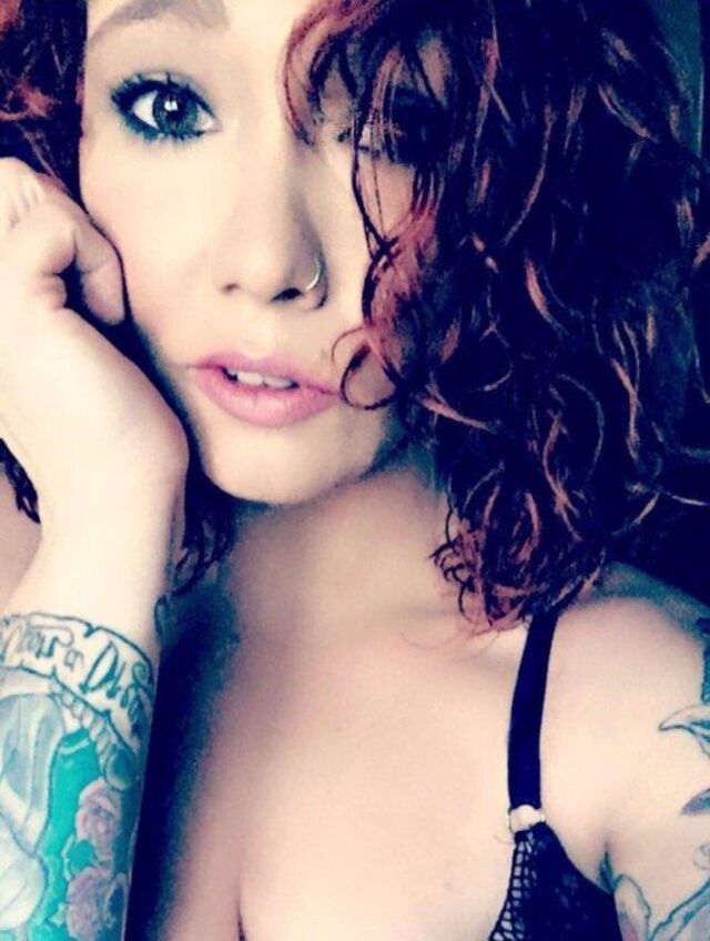 Tattooed Girls (21 pics)