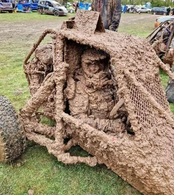 What Is Going On Here? (27 pics)