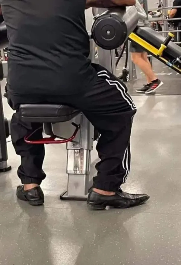What Is Going On Here? (27 pics)