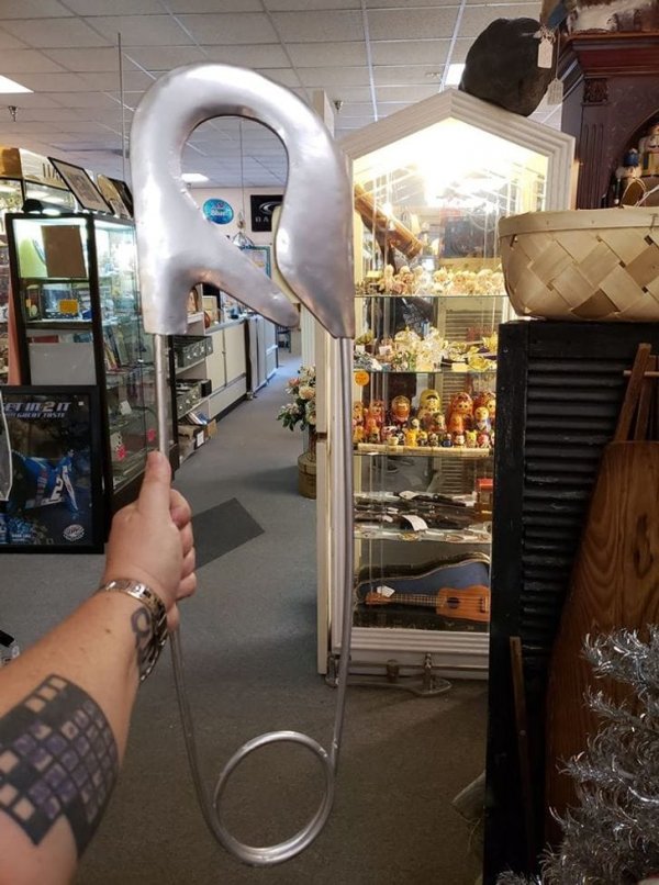 Weird Finds In Thrift Shops (16 pics)