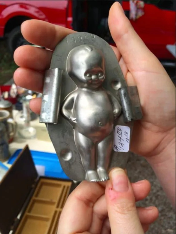 Weird Finds In Thrift Shops (25 pics)