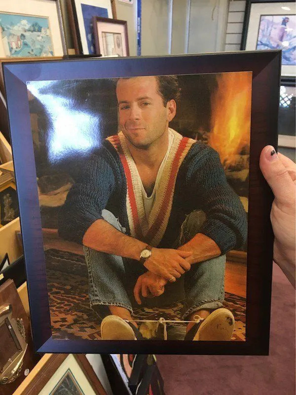 Weird Finds In Thrift Shops (25 pics)