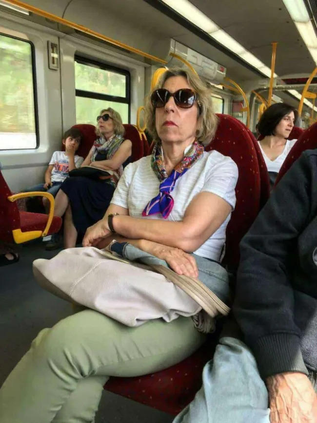 Glitches In The Matrix (21 pics)