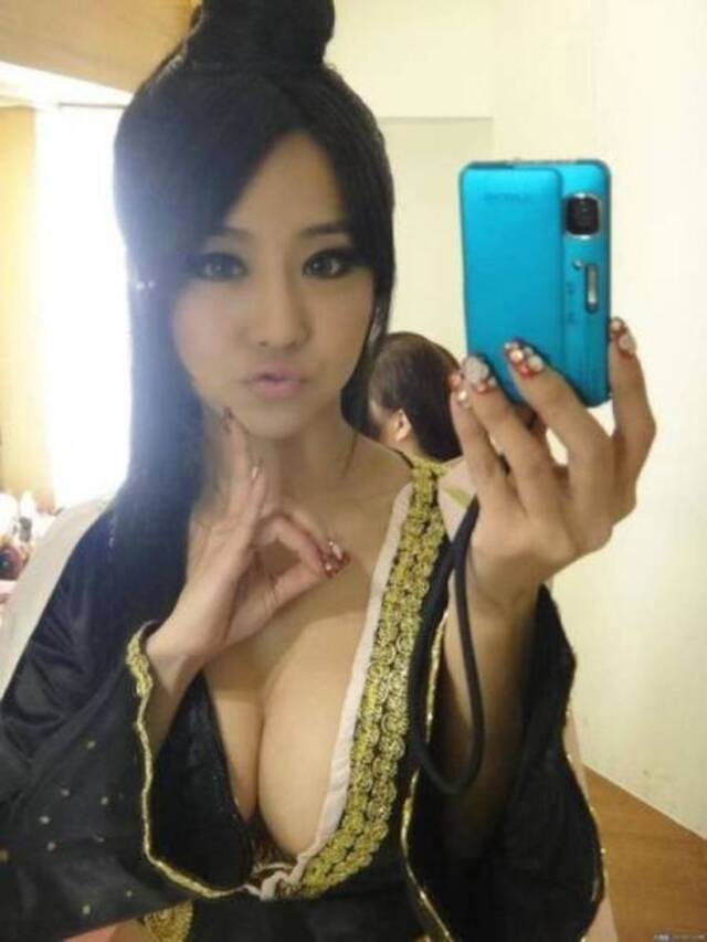 Asian Girls (21 pics)
