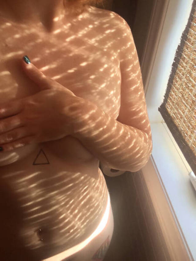 Braless Girls (21 pics)
