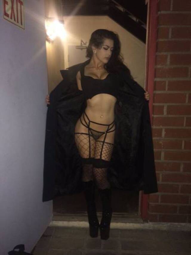 Girls In Lingerie (21 pics) Girls In Lingerie (21 pics)