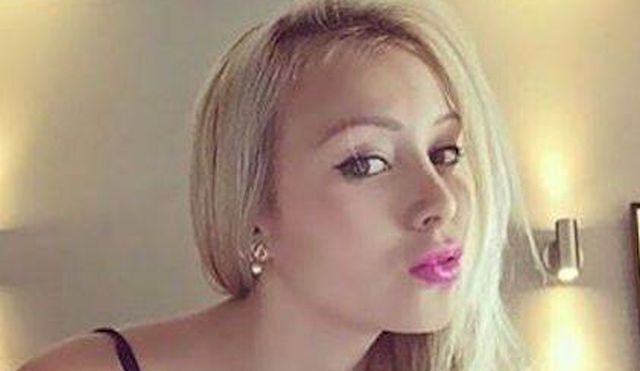 Busty Girls (21 pics)