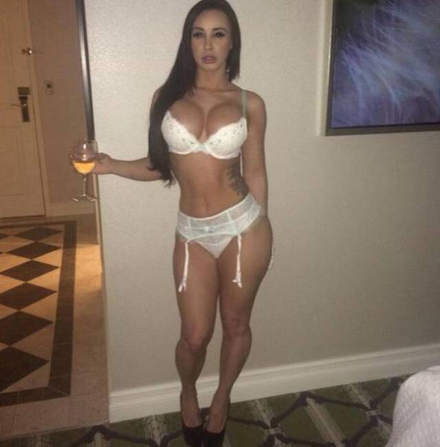Girls In Lingerie (21 pics) Girls In Lingerie (21 pics)