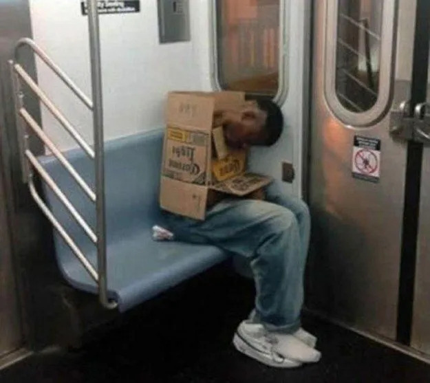 Strange People On Public Transport (19 pics)