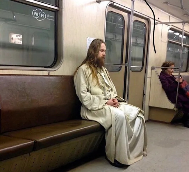 Strange People On Public Transport (19 pics)