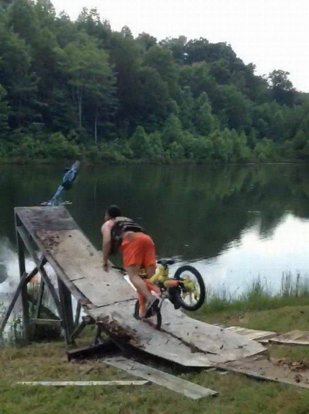 Bad Days Happen (27 pics)