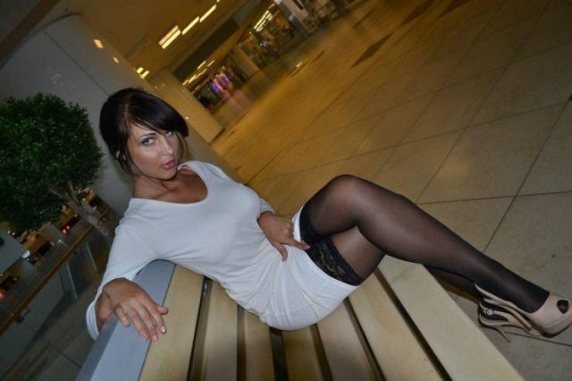 Girls With Long Legs (21 pics)