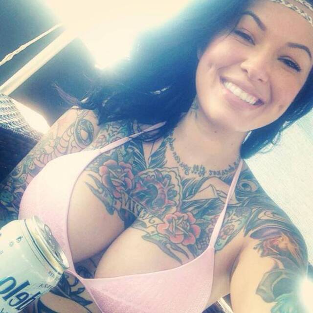 Tattooed Girls (21 pics)