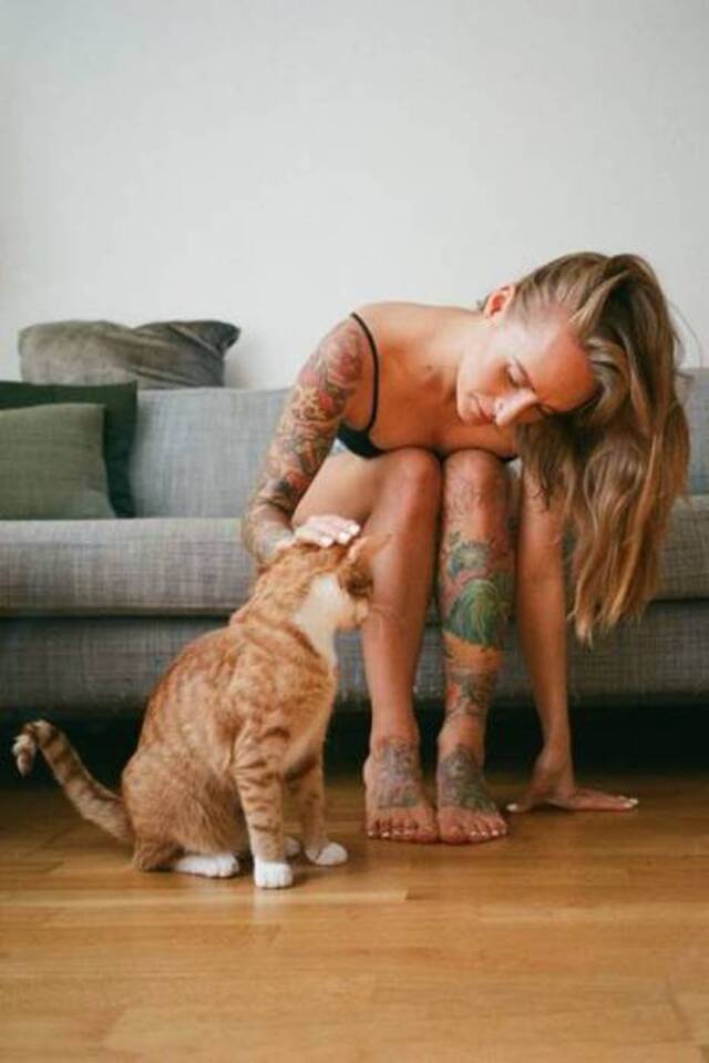 Tattooed Girls (21 pics)