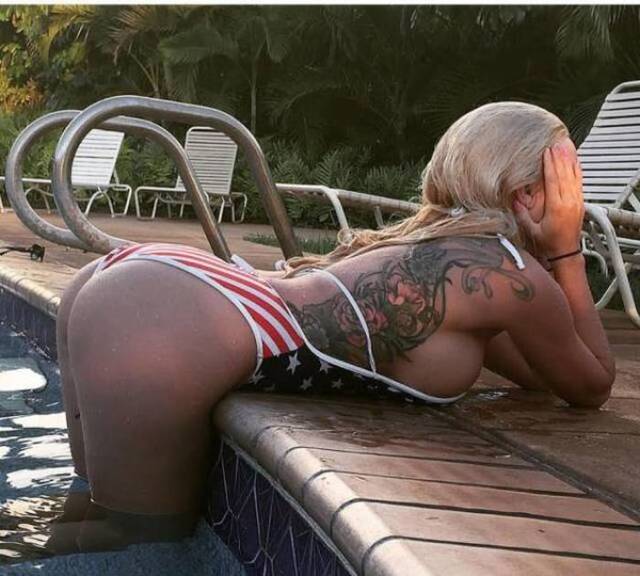 Tattooed Girls (21 pics)