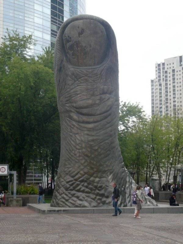 Giant Things (23 pics)