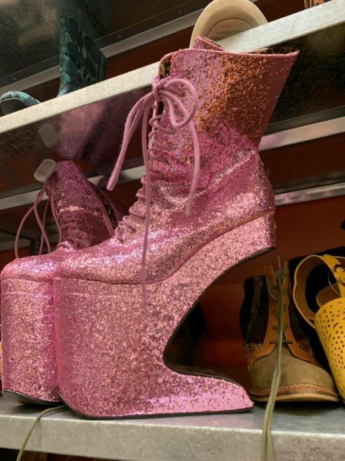 Strange Finds In Thrift Shops (19 pics)