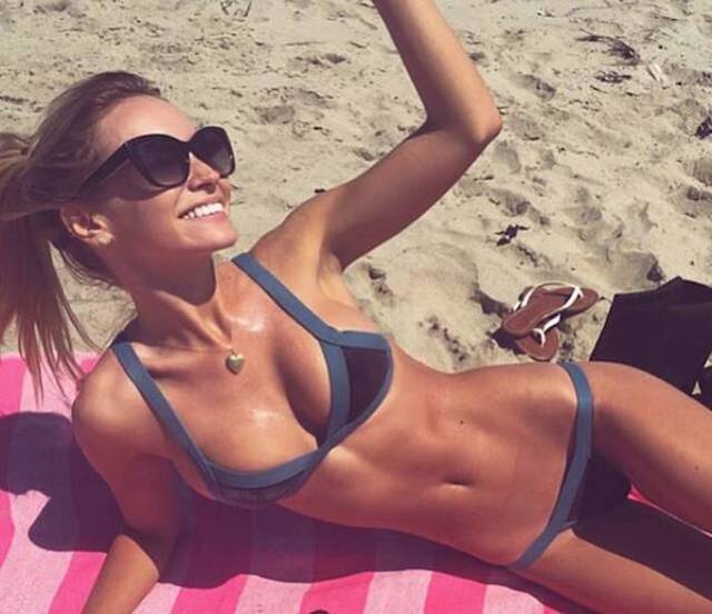 Bikini Girls (20 pics) Bikini Girls (20 pics)