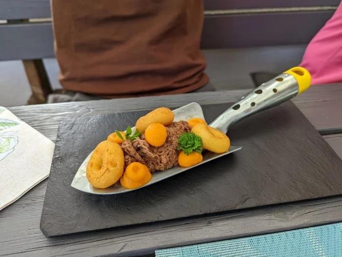 Crazy Food Serving (19 pics)